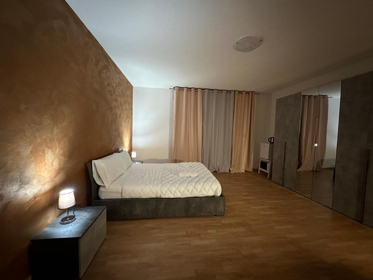 Leone D'Oro 2 - Milano Street Hotel Mestre Kültér fotó